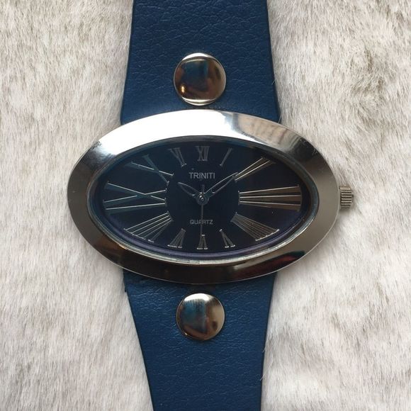 Blue oval retro quartz watch with silver tone case working condition 90s watch - Picture 2 of 7
